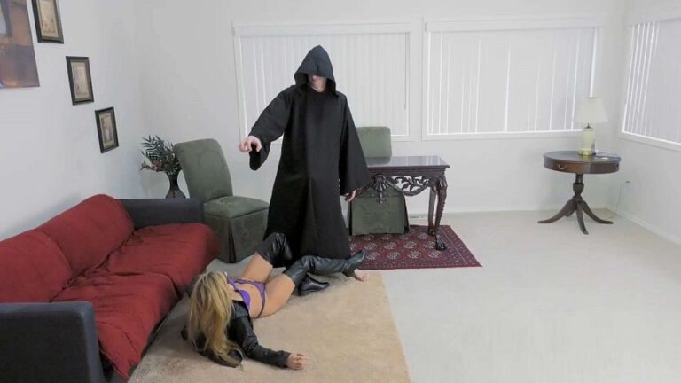 Extreme Comics Clips – Moka Mora – Monk sticky and humiliated hot Babe FullHD mp4