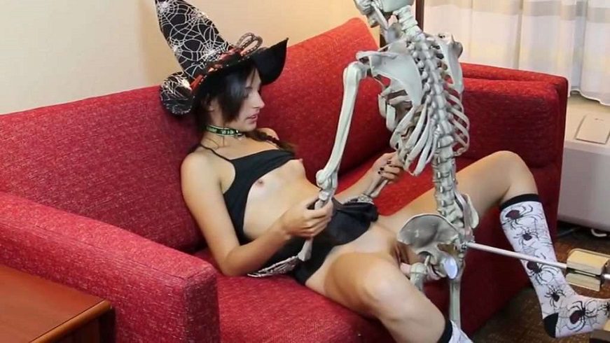  Kristine Kahill - Halloween Treat - Witch and Skeleton - fucking machines SD avi 