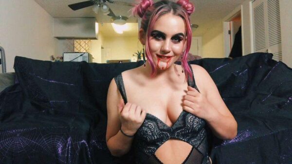 CandyCourt – Slutty Vampire Sucks You Dry – Dildo Sucking, Halloween FullHD mp4