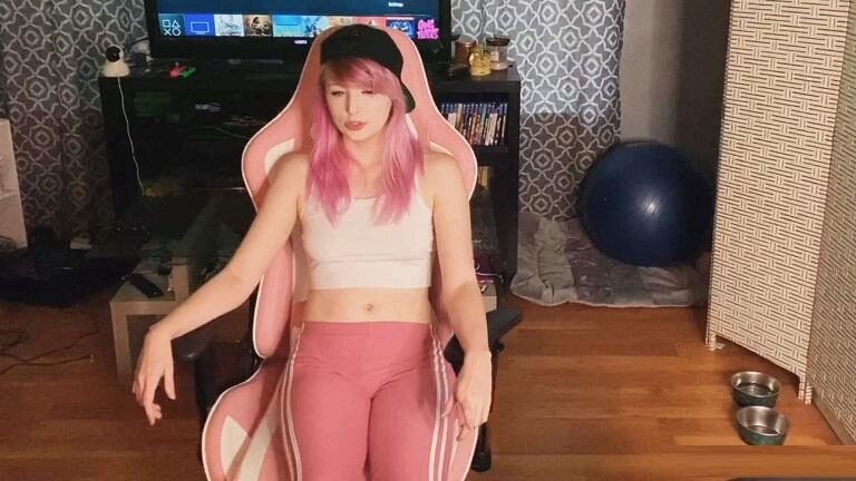 Cumming in Horny Sister’s Panties – hayliexo – American Taboo FullHD mp4