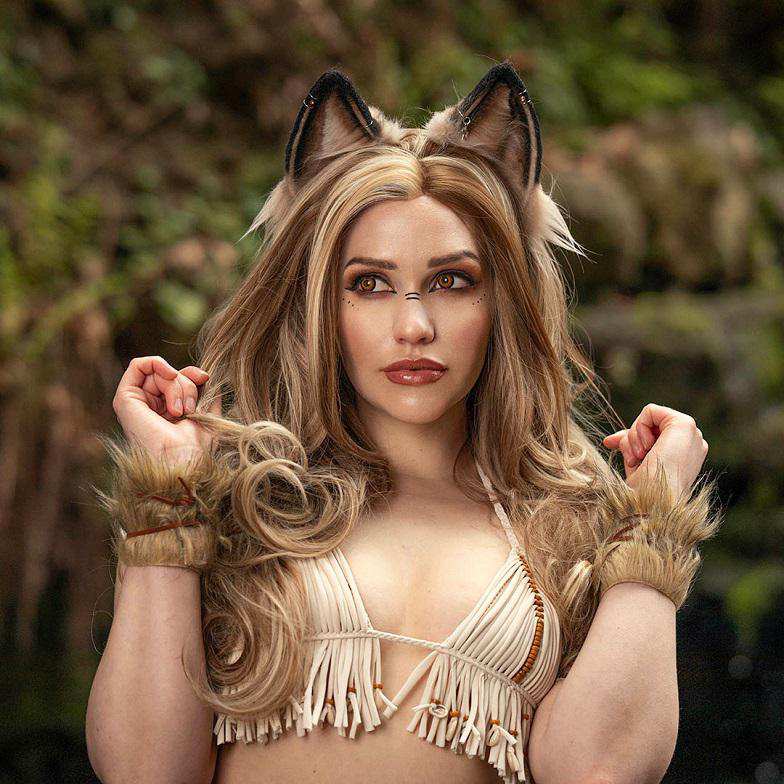 Transformation Fantasies Mia Malkova - Halloween Wolf FullHD 1080p