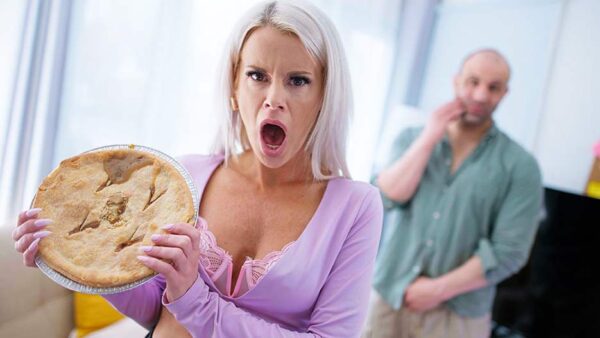 Blonde American Tart – La Petite 1080p