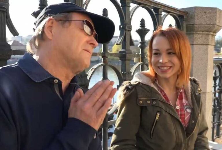 Dirty Papy – Small Daughter Fucks with Older Daddy and She Loves the Cock HD 2018