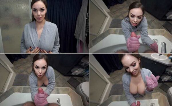 A Stepmoms Touch Sneaky In The Bath – ImMeganLive FullHD 1080p