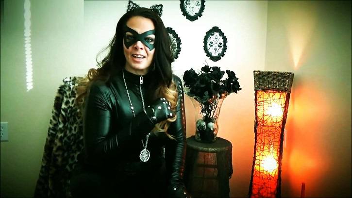 Diane Andrews – Catwoman Seduces Batman FullHD 1080p