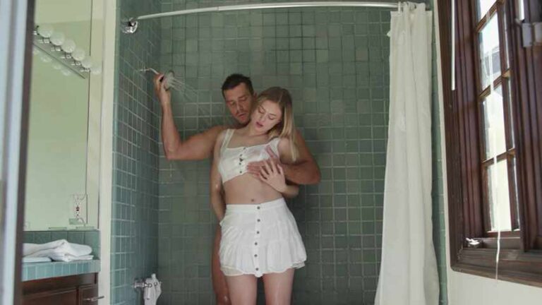 Daddy`s cock slid in and out of my pussy making me shiver with ecstasy – Amber Moore SD mp4