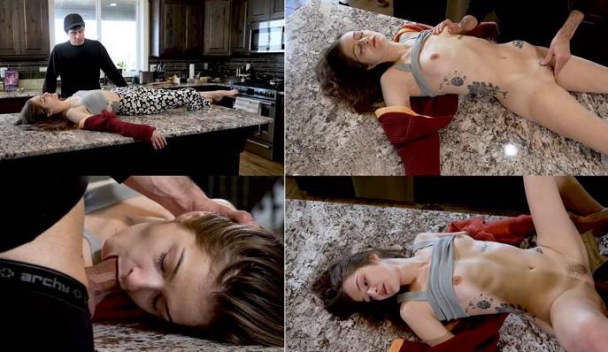 Limp Fetish Violet – Home Alone 3 FullHD 1080p