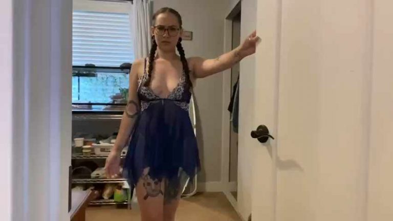 Family Secrets divinebabe – Slutty Sister and Nerdy Brother HD 720p